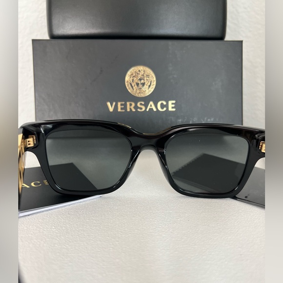 NEW VERSACE Black Monogram Lenses and Gold Logo Arm Sunglasses Men or Women - Picture 4 of 8
